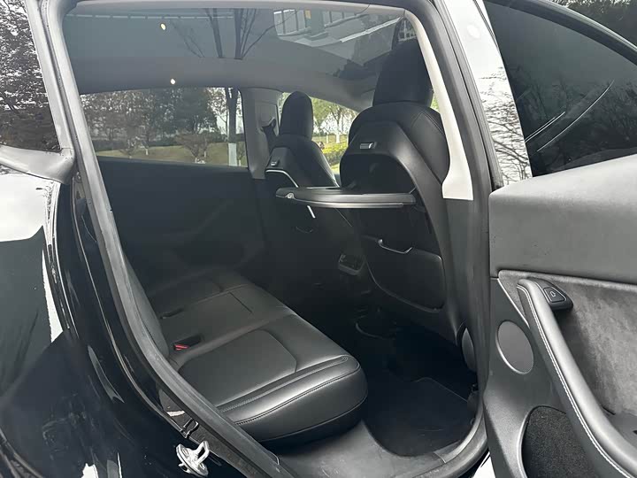 Фото 14 - Tesla Model Y