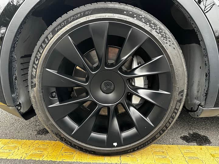 Фото 16 - Tesla Model Y