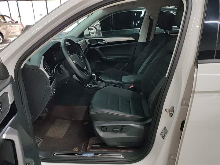 Фото 15 - Volkswagen Tayron