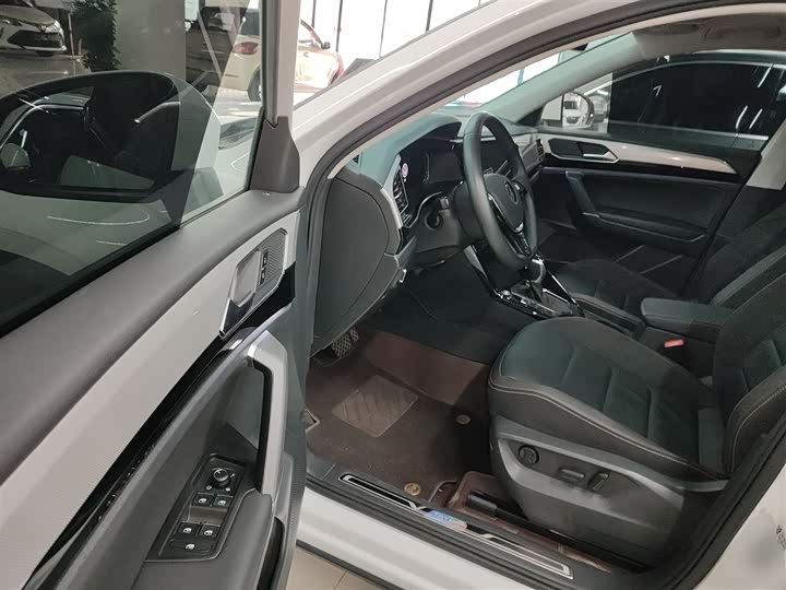 Фото 16 - Volkswagen Tayron