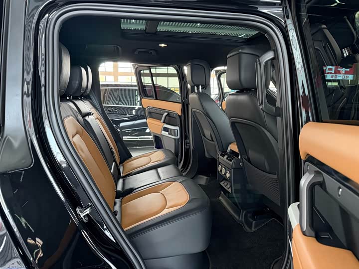 Фото 9 - Land Rover Defender