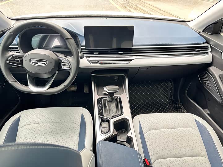 Фото 16 - Geely Emgrand