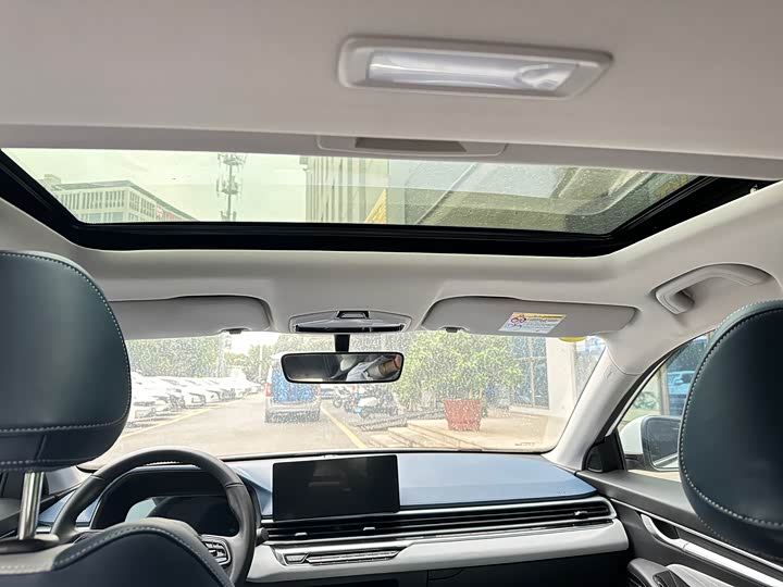 Фото 17 - Geely Emgrand