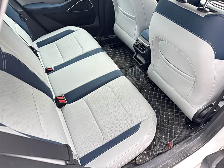 Фото 20 - Geely Emgrand