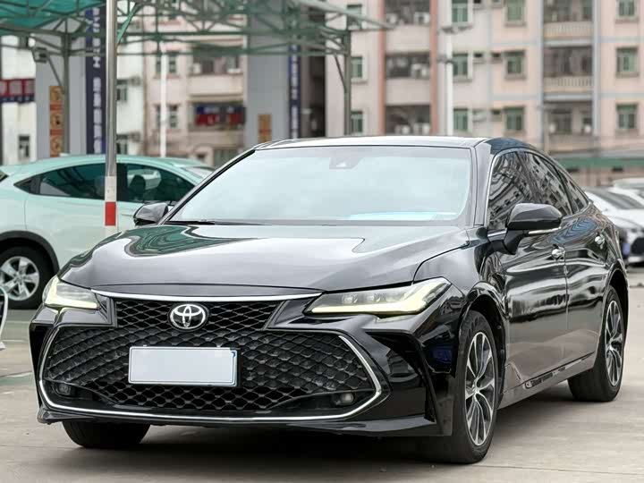 Фото 2 - Toyota Avalon