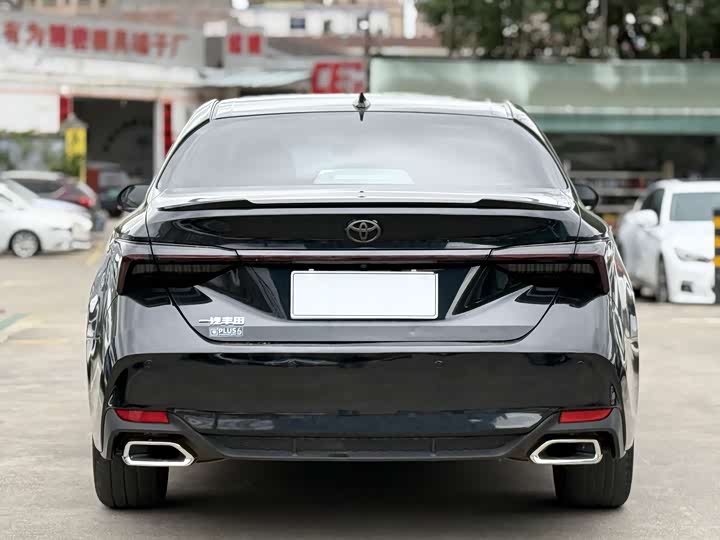 Фото 8 - Toyota Avalon