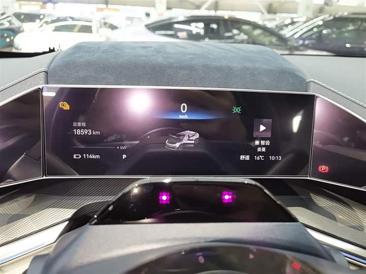 Фото 12 - Zeekr 001