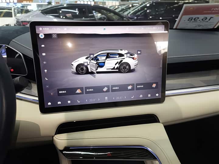 Фото 13 - Zeekr 001