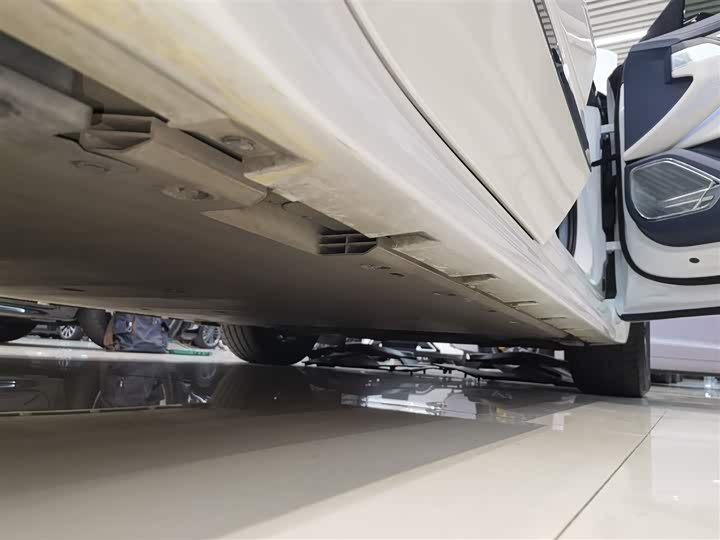 Фото 21 - Zeekr 001