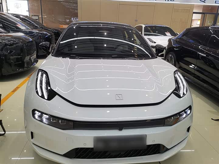 Фото 3 - Zeekr 001