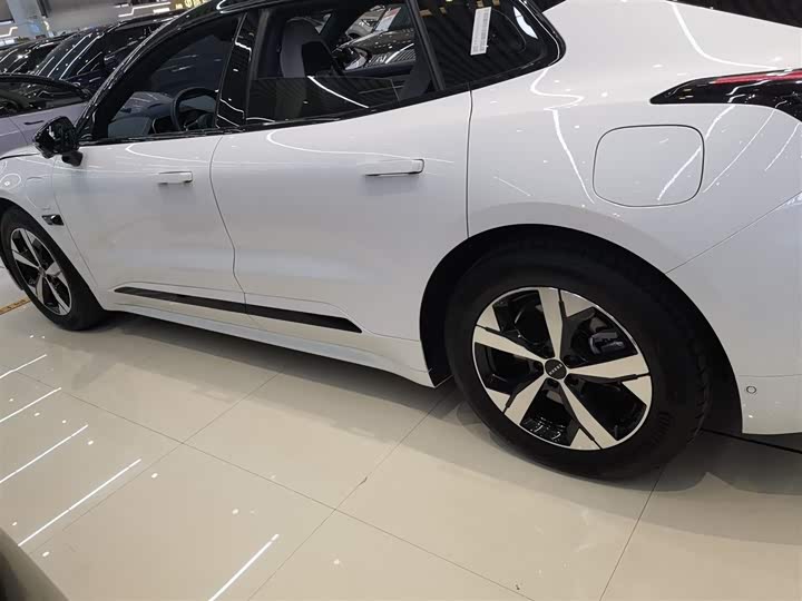 Фото 5 - Zeekr 001