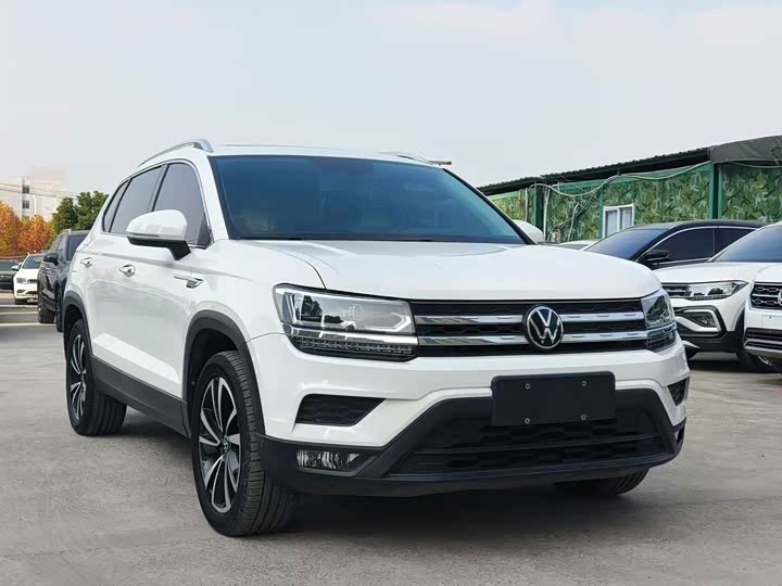 Фото 3 - Volkswagen Tharu