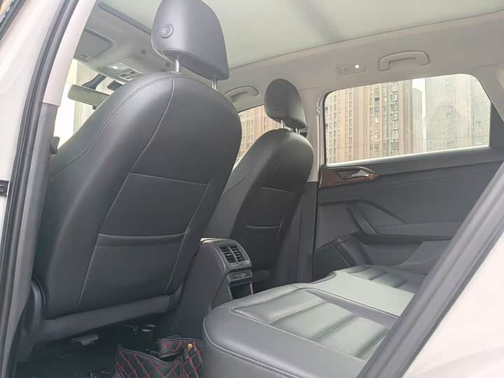 Фото 6 - Volkswagen Tharu