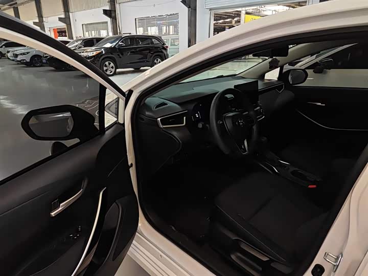 Фото 16 - Toyota Corolla