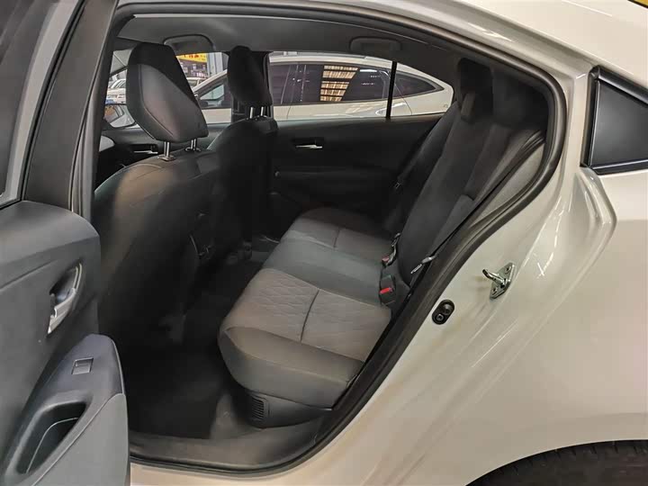 Фото 17 - Toyota Corolla