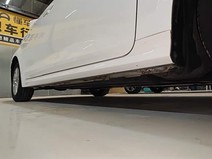 Фото 21 - Toyota Corolla