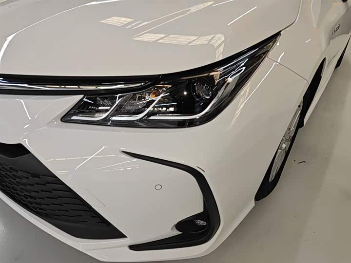 Фото 24 - Toyota Corolla