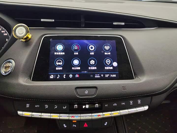 Фото 13 - Cadillac XT4