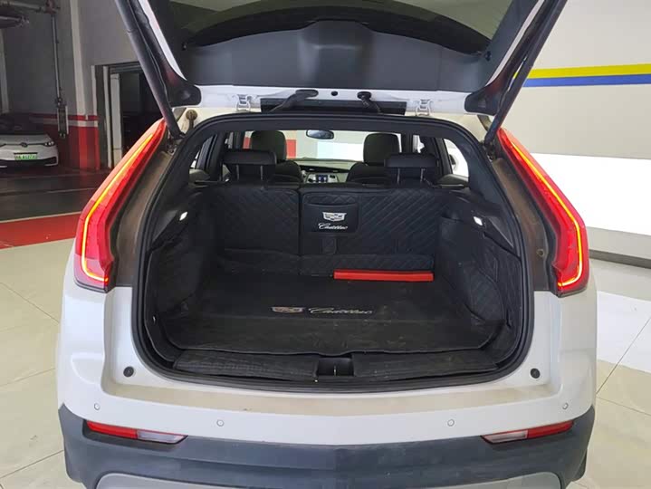 Фото 4 - Cadillac XT4