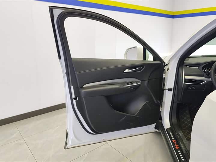 Фото 7 - Cadillac XT4