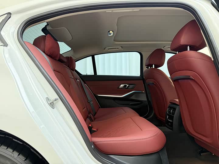 Фото 10 - BMW 3 Series