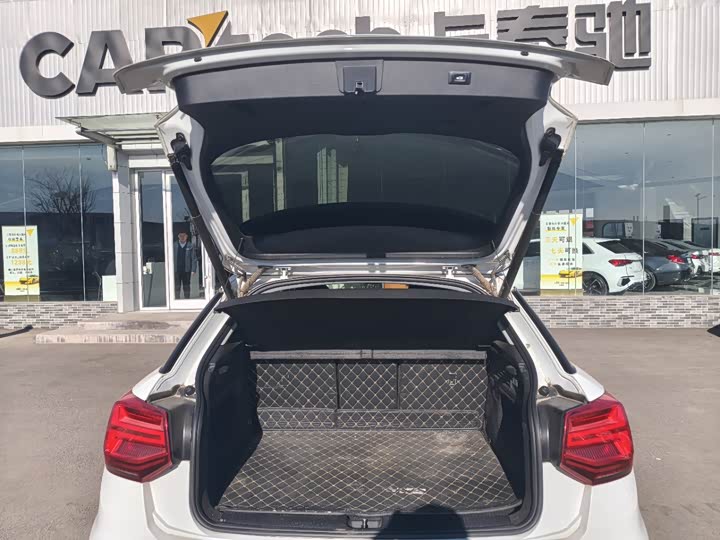 Фото 11 - Audi Q2L