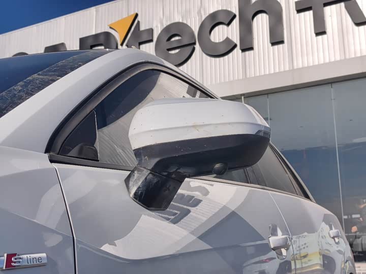 Фото 4 - Audi Q2L