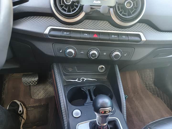 Фото 6 - Audi Q2L