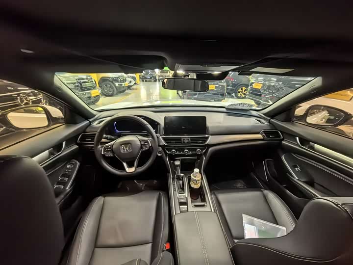 Фото 4 - Honda Inspire