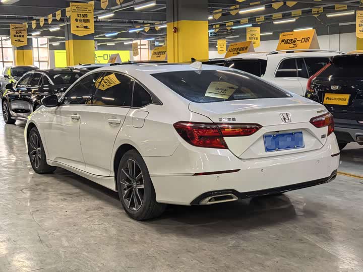 Фото 5 - Honda Inspire