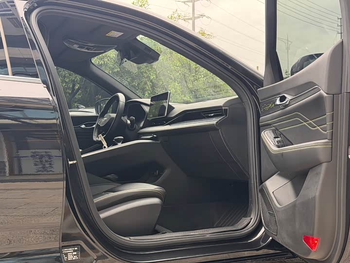 Фото 9 - Geely Preface