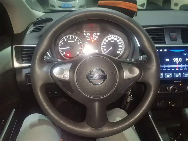 Фото 11 - Nissan Sylphy