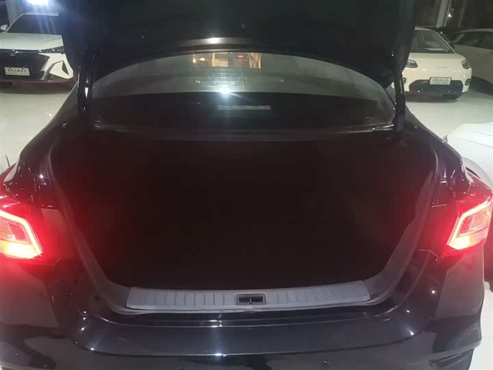 Фото 19 - Nissan Sylphy