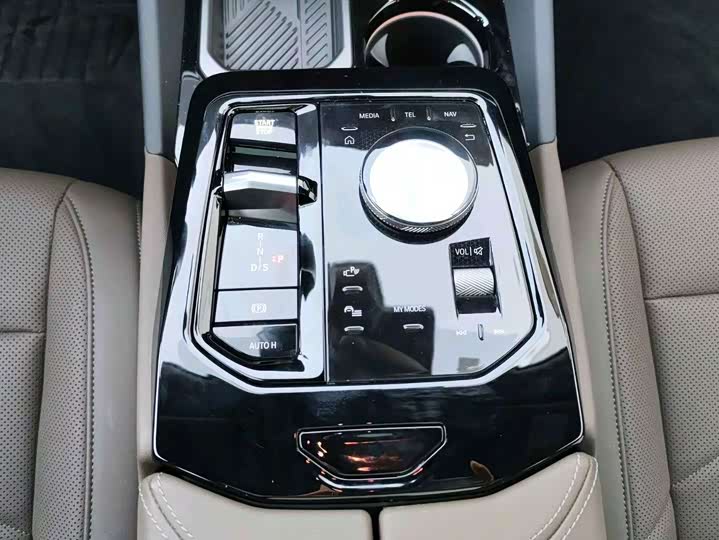 Фото 10 - BMW 5 Series