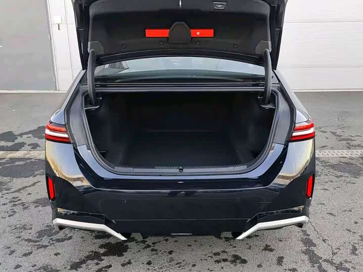 Фото 11 - BMW 5 Series