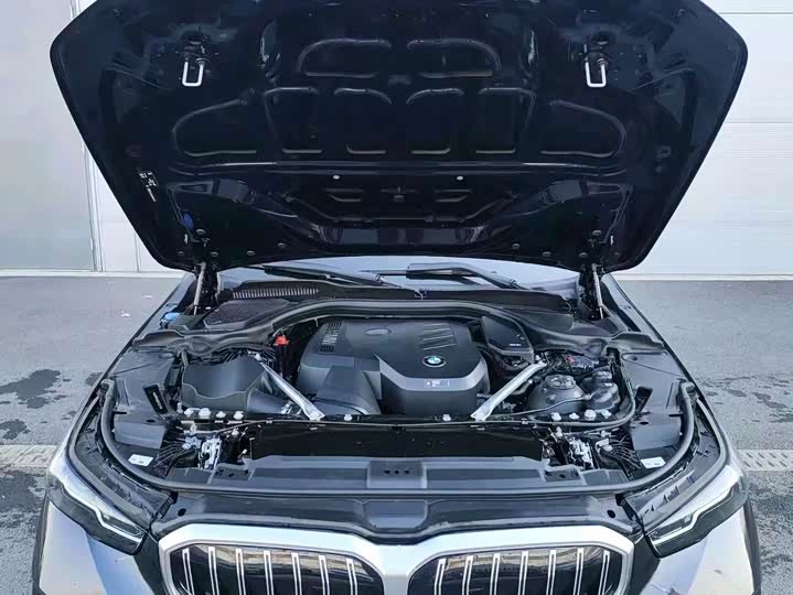 Фото 13 - BMW 5 Series