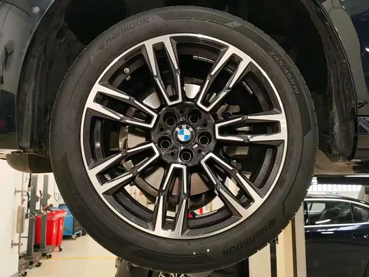 Фото 14 - BMW 5 Series