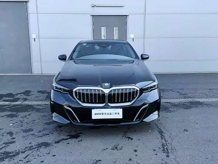Фото 2 - BMW 5 Series