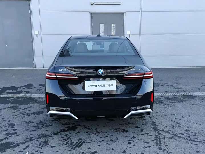 Фото 3 - BMW 5 Series