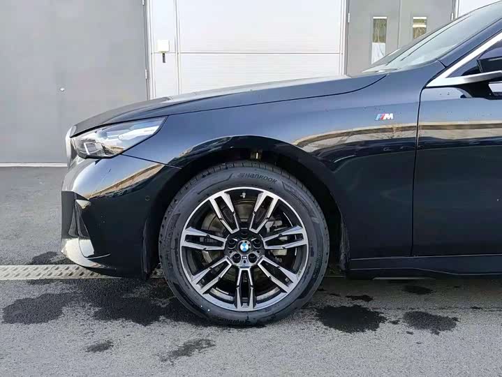 Фото 6 - BMW 5 Series