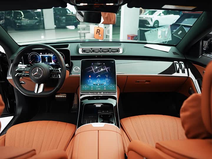 Фото 9 - Mercedes-Benz S-Class