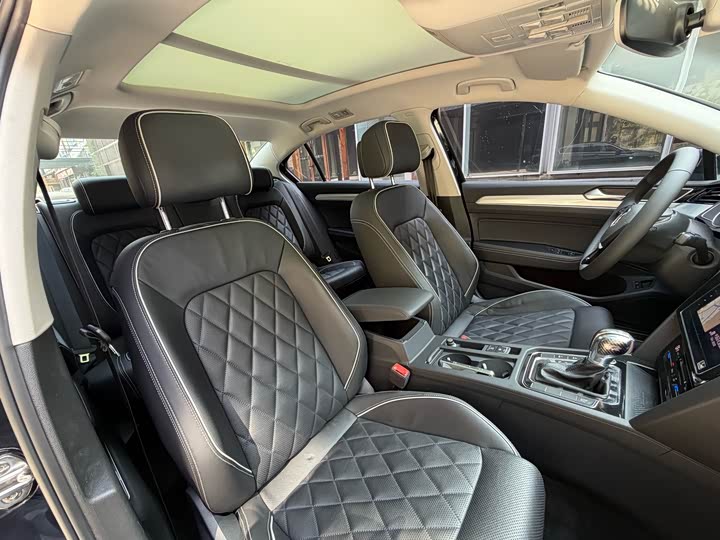 Фото 14 - Volkswagen Magotan GTE Hybrid