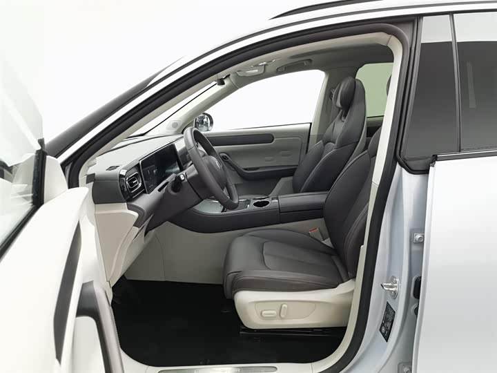 Фото 10 - Leapmotor C11