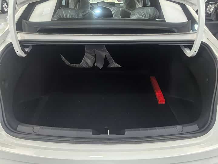 Photo 16 - Geely Preface