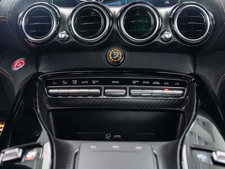 Фото 13 - Mercedes-Benz AMG GT