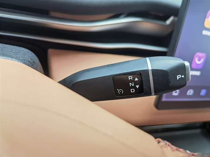 Фото 13 - Changan Deepal S05