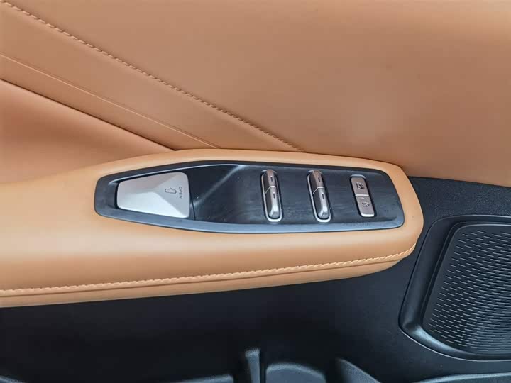 Фото 9 - Changan Deepal S05