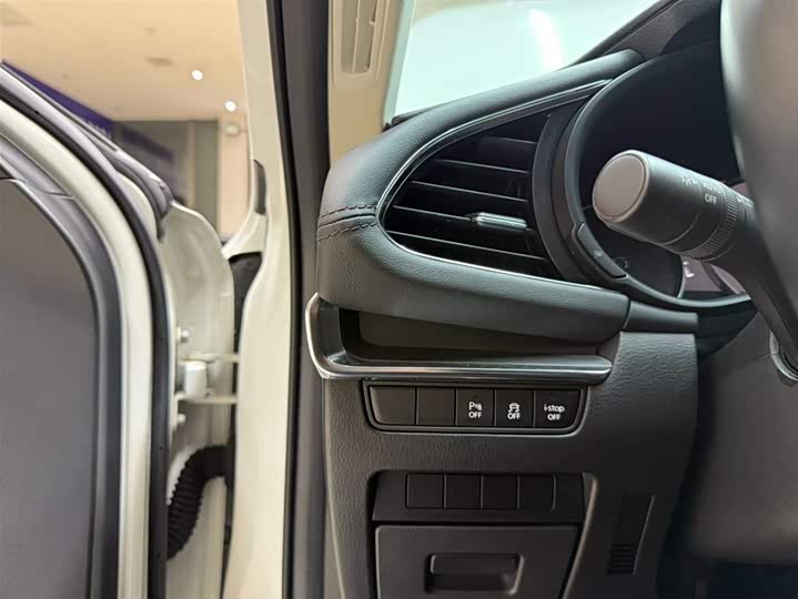 Фото 9 - Mazda 3 (Axela)