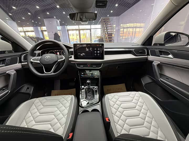 Фото 15 - Volkswagen Tayron