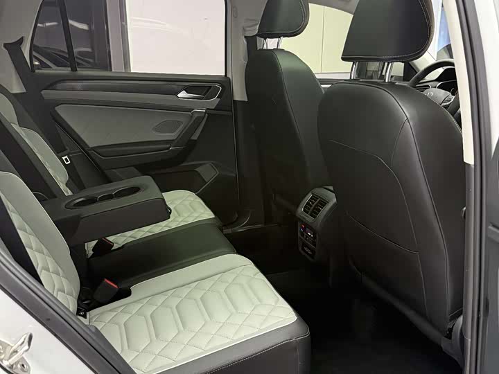 Фото 19 - Volkswagen Tayron